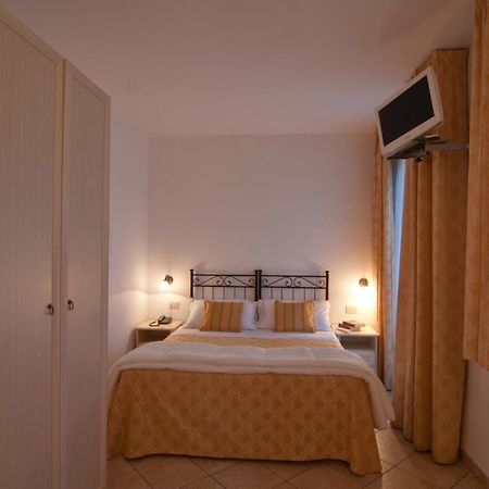Hotel Sylesia Letoianni Exterior foto