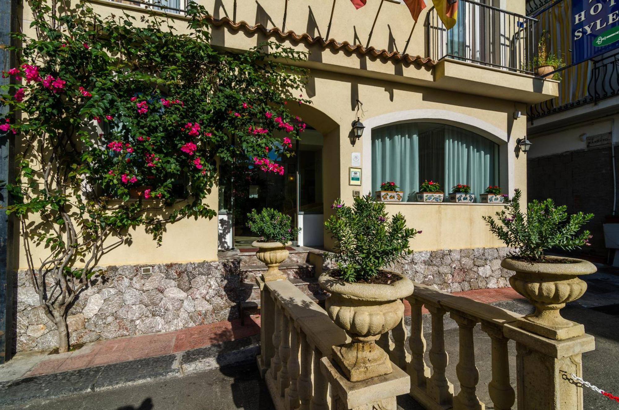 Hotel Sylesia Letoianni Exterior foto